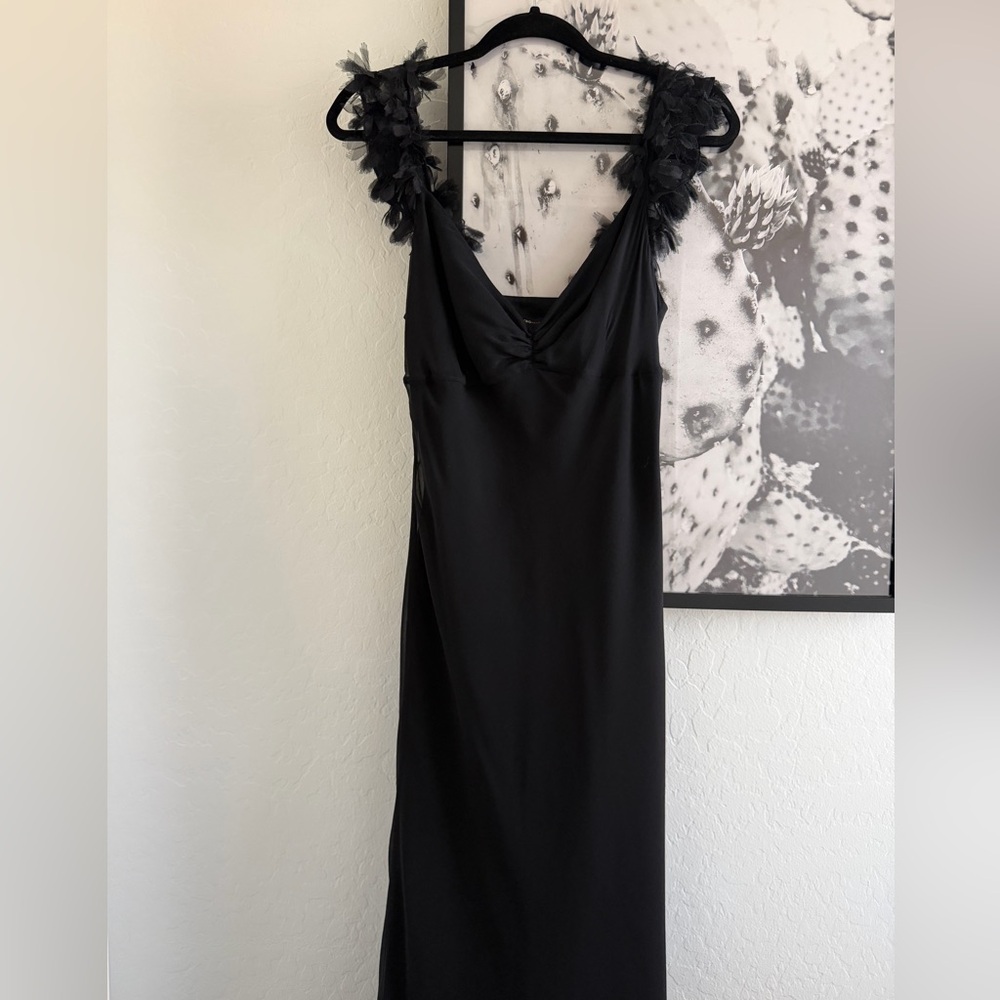 BCBGMAXAZRIA 100% Silk Black Feather Straps Elegant Midi Dress size 10